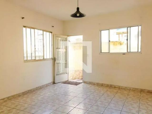 Casa / Sobrado para Locação em Rio de Janeiro/RJ Cachambi 2 Quartos