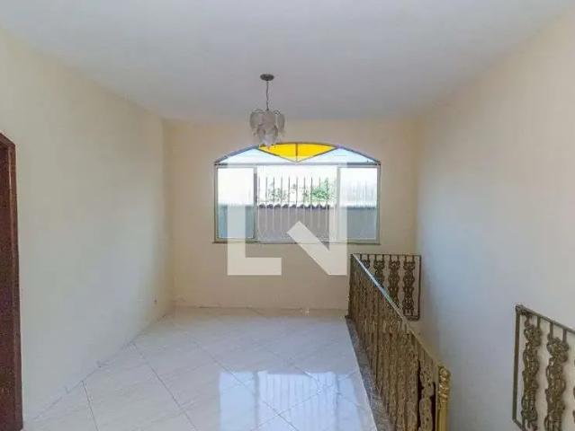 Casa / Sobrado para Locação em Rio de Janeiro/RJ Cascadura 3 Quartos