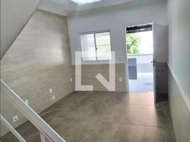Casa / Sobrado para Locação em Rio de Janeiro/RJ Curicica 2 Quartos