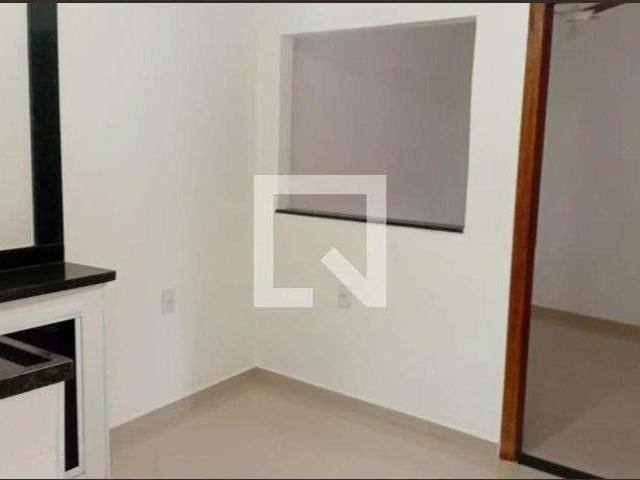 Casa / Sobrado para Locação em Rio de Janeiro/RJ Curicica 2 Quartos