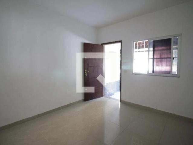 Casa / Sobrado para Locação em Rio de Janeiro/RJ Curicica 2 Quartos