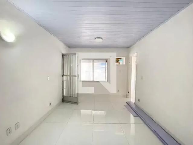 Casa / Sobrado para Locação em Rio de Janeiro/RJ Del Castilho 2 Quartos