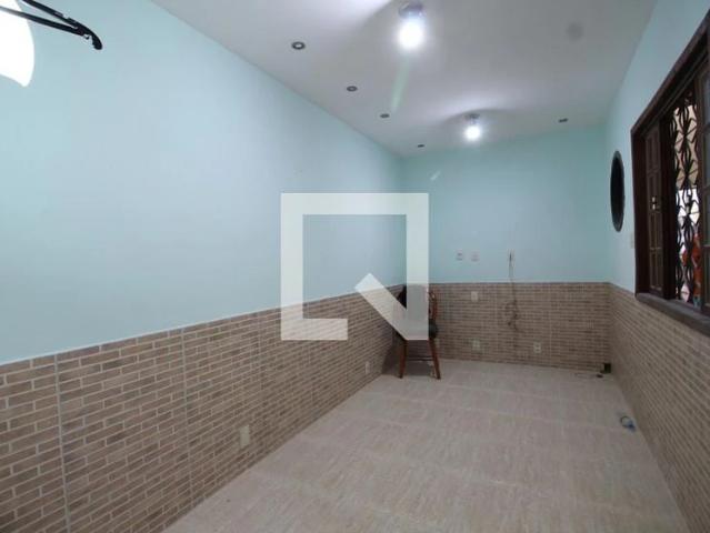 Casa / Sobrado para Locação em Rio de Janeiro/RJ Freguesia Ilha do Governador 1 Quartos