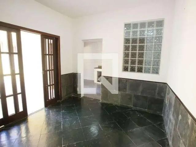 Casa / Sobrado para Locação em Rio de Janeiro/RJ Freguesia Ilha do Governador 2 Quartos