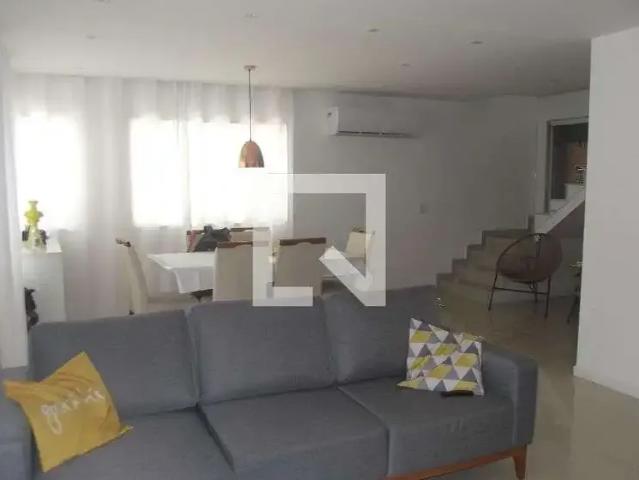 Casa / Sobrado para Locação em Rio de Janeiro/RJ Freguesia Ilha do Governador 3 Quartos