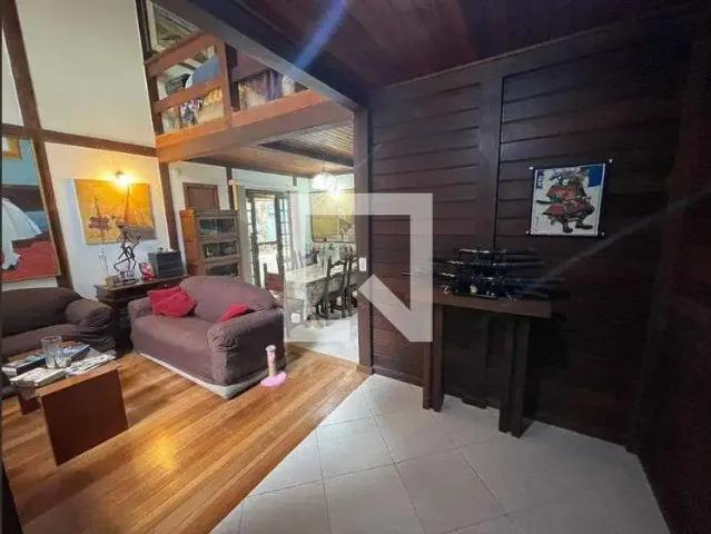 Casa / Sobrado para Locação em Rio de Janeiro/RJ Freguesia Ilha do Governador 4 Quartos