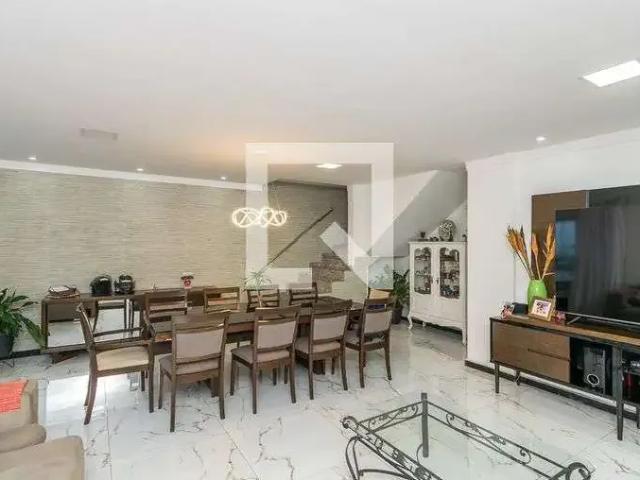Casa / Sobrado para Locação em Rio de Janeiro/RJ Irajá 4 Quartos