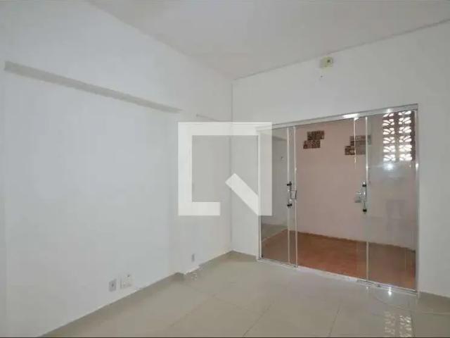 Casa / Sobrado para Locação em Rio de Janeiro/RJ Irajá 2 Quartos