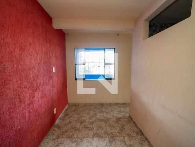 Casa / Sobrado para Locação em Rio de Janeiro/RJ Irajá 2 Quartos