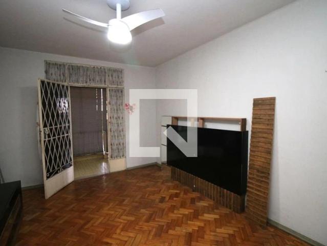 Casa / Sobrado para Locação em Rio de Janeiro/RJ Irajá 2 Quartos