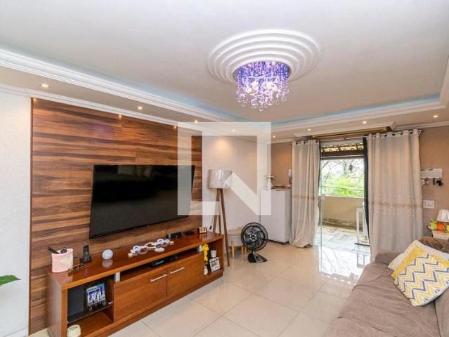 Casa / Sobrado para Locação em Rio de Janeiro/RJ Irajá 2 Quartos