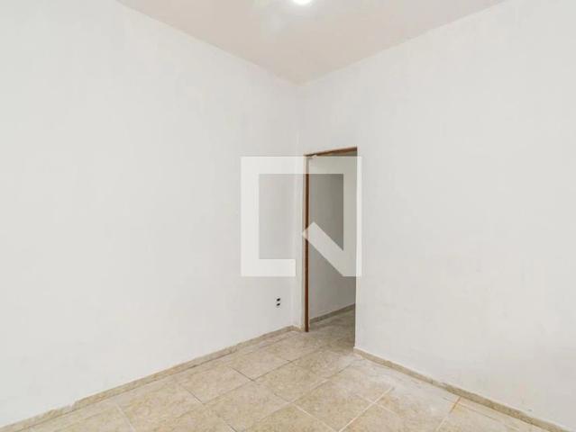 Casa / Sobrado para Locação em Rio de Janeiro/RJ Irajá 2 Quartos