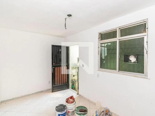 Casa / Sobrado para Locação em Rio de Janeiro/RJ Irajá 2 Quartos