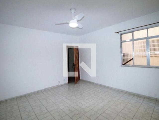 Casa / Sobrado para Locação em Rio de Janeiro/RJ Irajá 2 Quartos