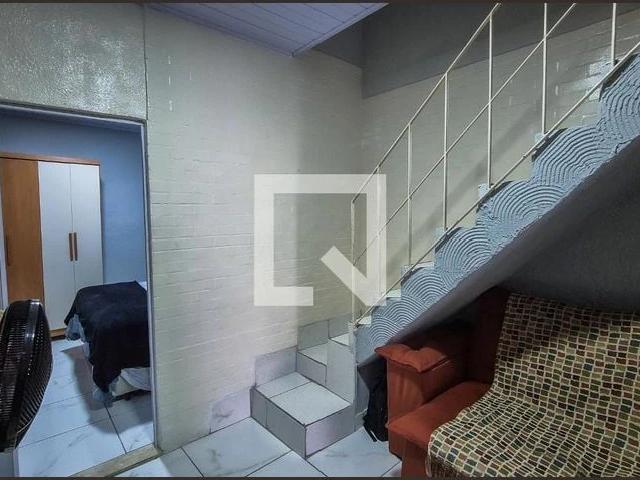 Casa / Sobrado para Locação em Rio de Janeiro/RJ Irajá 2 Quartos