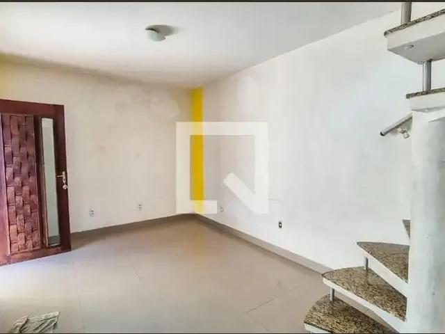 Casa / Sobrado para Locação em Rio de Janeiro/RJ Irajá 2 Quartos