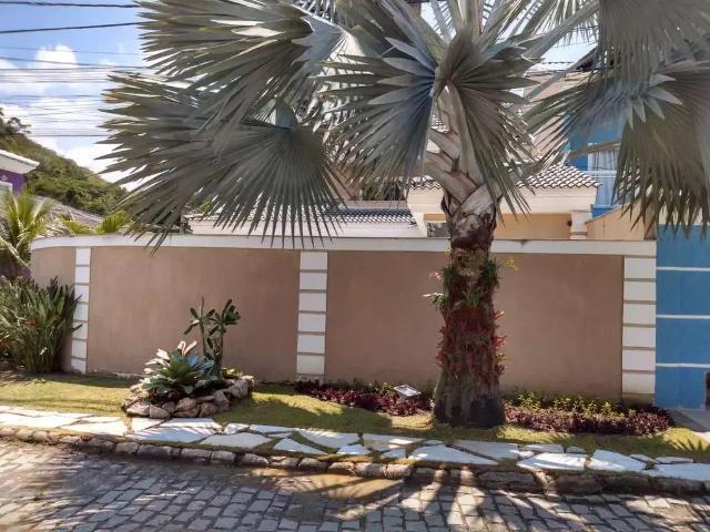 Casa / Sobrado para Locação em Rio de Janeiro/RJ Jacarepaguá 4 Quartos