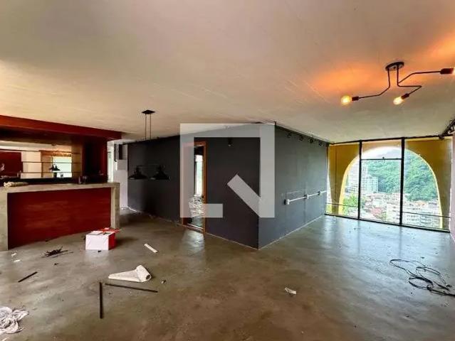 Casa / Sobrado para Locação em Rio de Janeiro/RJ Laranjeiras 4 Quartos