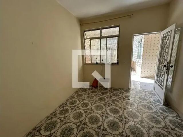 Casa / Sobrado para Locação em Rio de Janeiro/RJ Madureira 2 Quartos