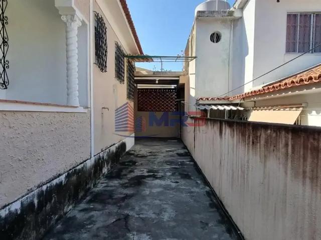 Casa / Sobrado para Locação em Rio de Janeiro/RJ Marechal Hermes 3 Quartos