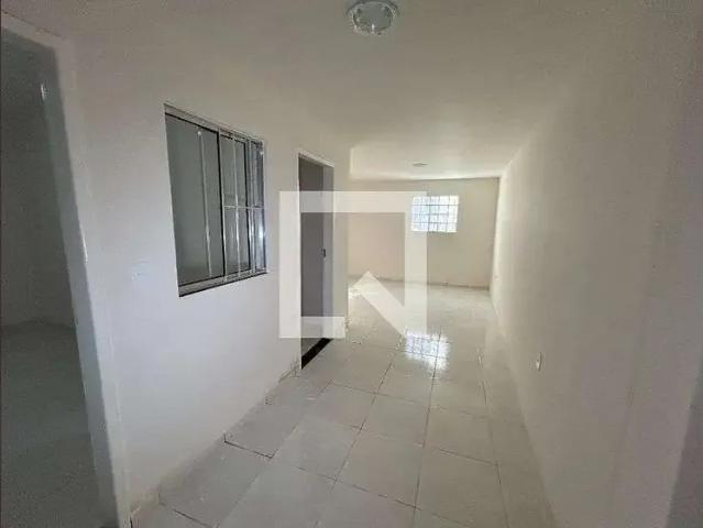 Casa / Sobrado para Locação em Rio de Janeiro/RJ Marechal Hermes 3 Quartos