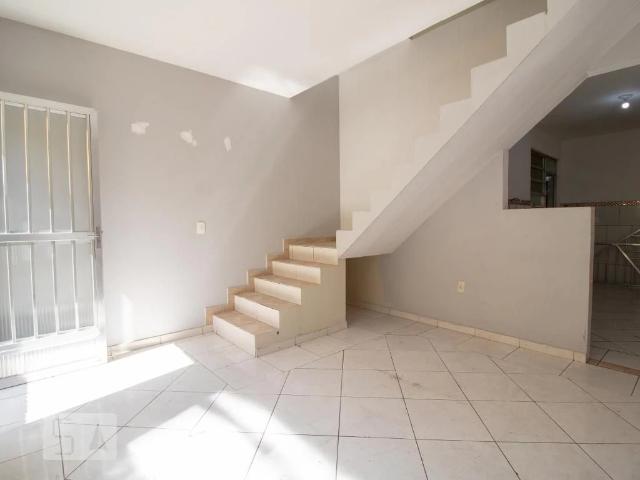 Casa / Sobrado para Locação em Rio de Janeiro/RJ Marechal Hermes 2 Quartos