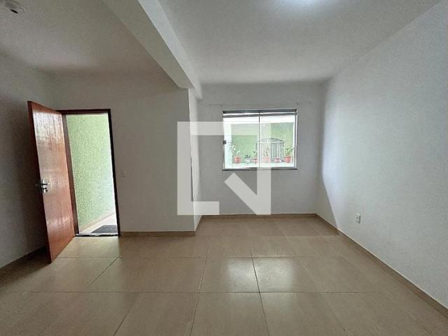 Casa / Sobrado para Locação em Rio de Janeiro/RJ Oswaldo Cruz 2 Quartos