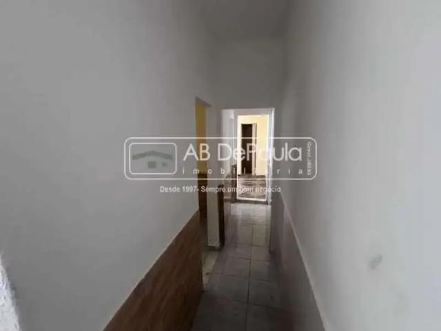 Casa / Sobrado para Locação em Rio de Janeiro/RJ Padre Miguel 2 Quartos