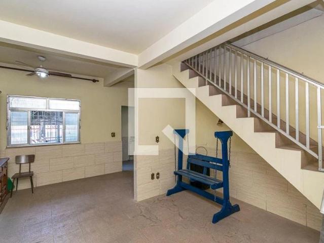 Casa / Sobrado para Locação em Rio de Janeiro/RJ Parada de Lucas 3 Quartos