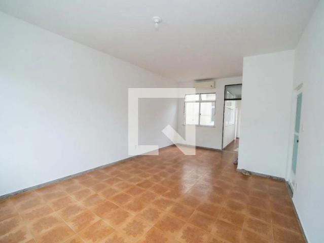 Casa / Sobrado para Locação em Rio de Janeiro/RJ Penha 4 Quartos