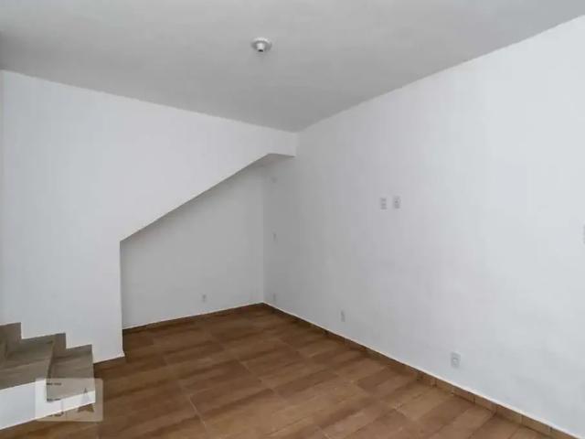 Casa / Sobrado para Locação em Rio de Janeiro/RJ Penha 1 Quartos
