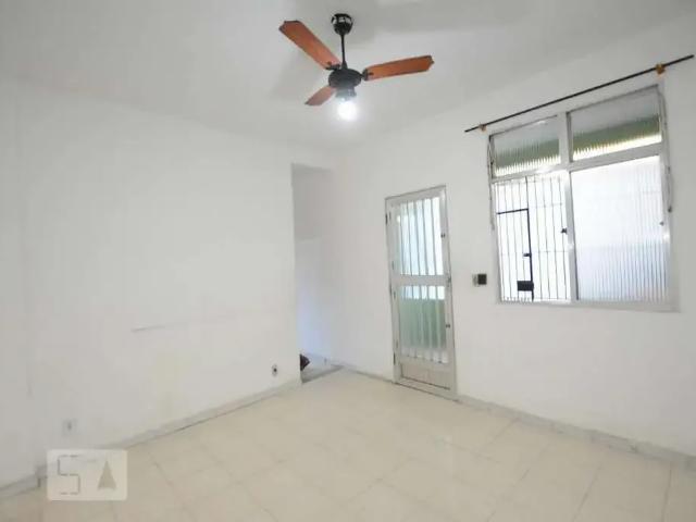 Casa / Sobrado para Locação em Rio de Janeiro/RJ Penha 2 Quartos