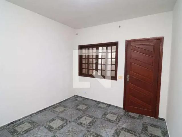 Casa / Sobrado para Locação em Rio de Janeiro/RJ Praia da Bandeira 2 Quartos