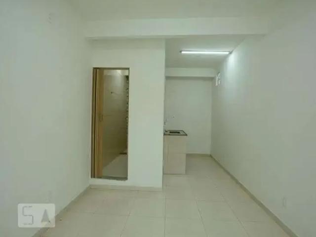 Casa / Sobrado para Locação em Rio de Janeiro/RJ Ramos 1 Quartos