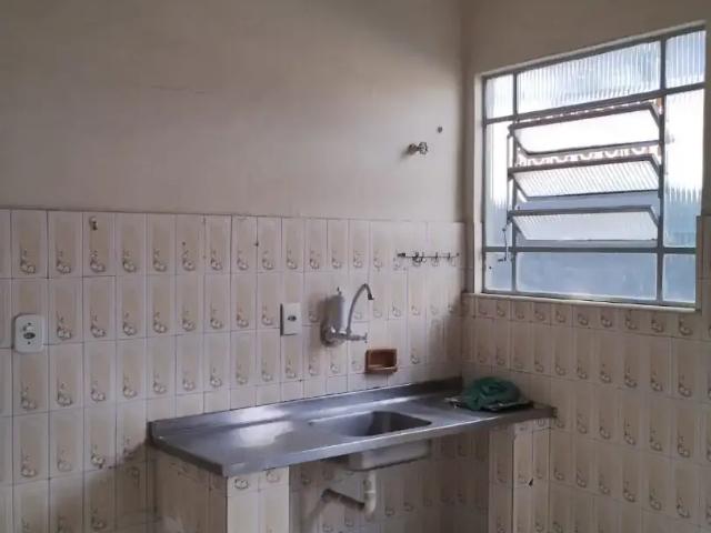 Casa / Sobrado para Locação em Rio de Janeiro/RJ Realengo 1 Quartos