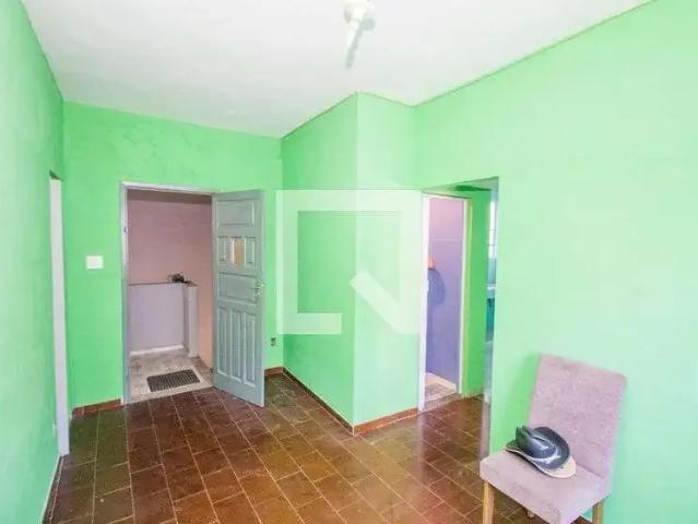 Casa / Sobrado para Locação em Rio de Janeiro/RJ Realengo 2 Quartos