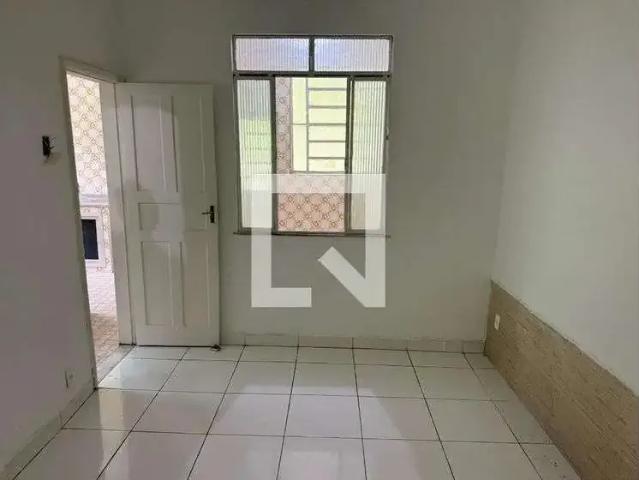 Casa / Sobrado para Locação em Rio de Janeiro/RJ Realengo 2 Quartos