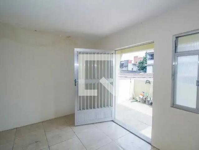 Casa / Sobrado para Locação em Rio de Janeiro/RJ Realengo 3 Quartos