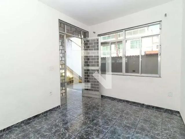 Casa / Sobrado para Locação em Rio de Janeiro/RJ Realengo 3 Quartos