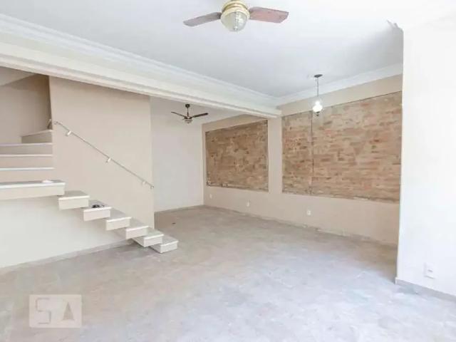 Casa / Sobrado para Locação em Rio de Janeiro/RJ São Cristóvão 5 Quartos