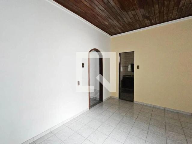 Casa / Sobrado para Locação em Rio de Janeiro/RJ Santa Cruz 2 Quartos