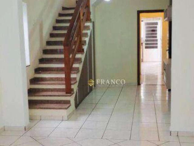 Casa / Sobrado para Locação em Taubaté/SP Centro 5 Quartos