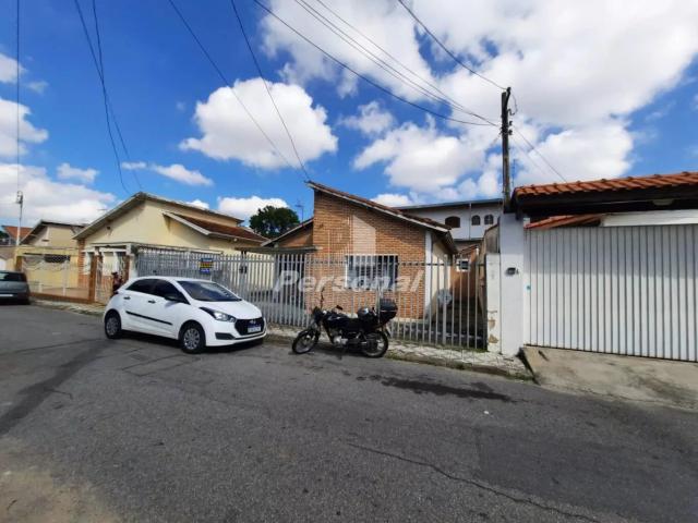 Casa / Sobrado para Locação em Taubaté/SP Centro 2 Quartos