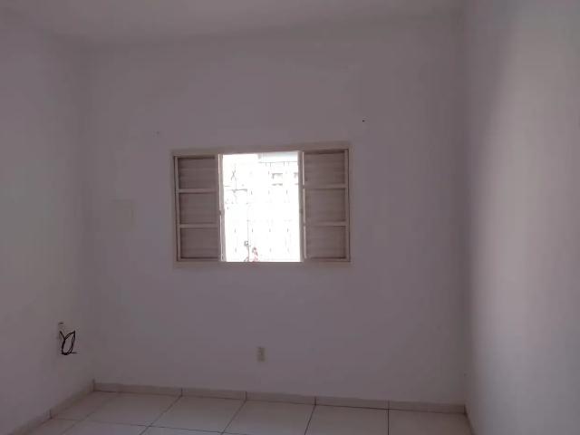 Casa / Sobrado para Locação em Taubaté/SP Jardim Continental II 2 Quartos