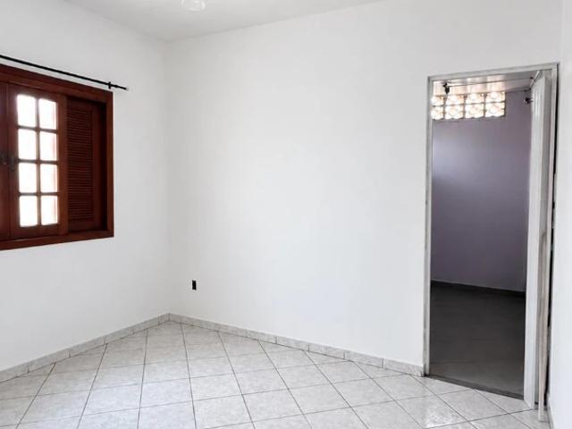 Casa / Sobrado para Locação em Taubaté/SP Loteamento Vila Neide 2 Quartos