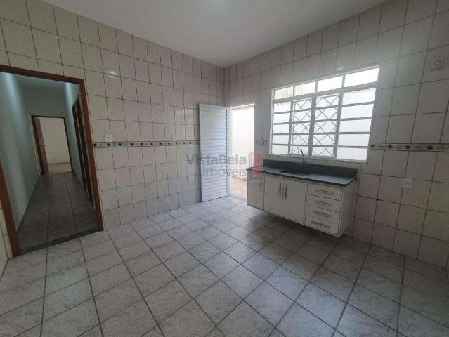 Casa / Sobrado para Locação em Taubaté/SP Parque Aeroporto 2 Quartos
