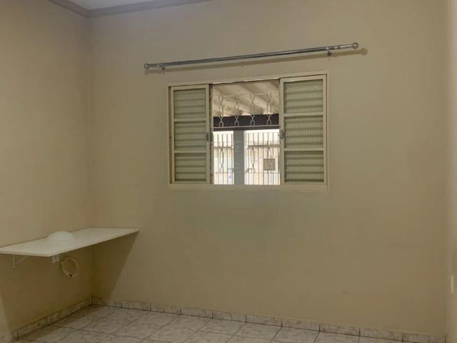 Casa / Sobrado para Locação em Taubaté/SP Parque Piratininga 2 Quartos