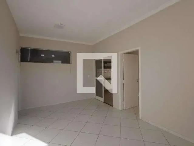 Casa / Sobrado para Locação em Taubaté/SP Parque Residencial Bom Conselho 6 Quartos