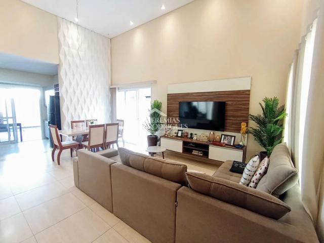 Casa / Sobrado para Locação em Taubaté/SP Piracangaguá 3 Quartos