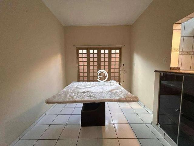 Casa / Sobrado para Locação em Taubaté/SP Vila Jaboticabeira 3 Quartos
